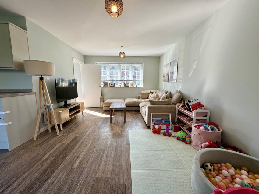 Images for Belmonde Drive, Chelmsford, Essex