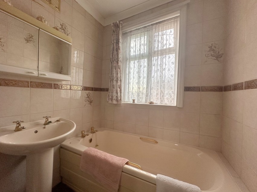 Images for Lynmouth Avenue, Chelmsford, Essex